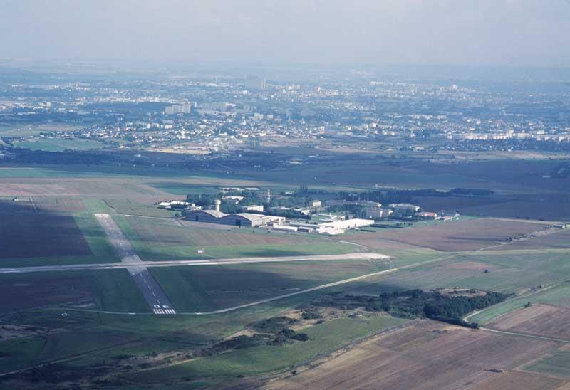 Vue aérienne prise de l'ouest.