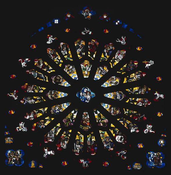 Vue d'ensemble de la baie 335 : Arbre de Jessé, saint Gabriel, Adam, Isaïe, saint Etienne, saint Jean, saint Bernard, sainte Catherine de Sienne, Tentation d'Adam et Eve, Crucifixion.