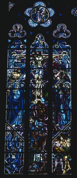 Détail des trois premières lancettes de la baie 215 : Crucifixion.