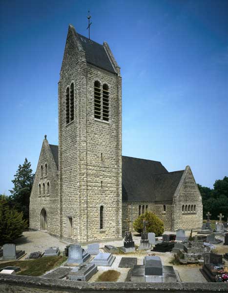 Eglise, vue prise du sud-est.