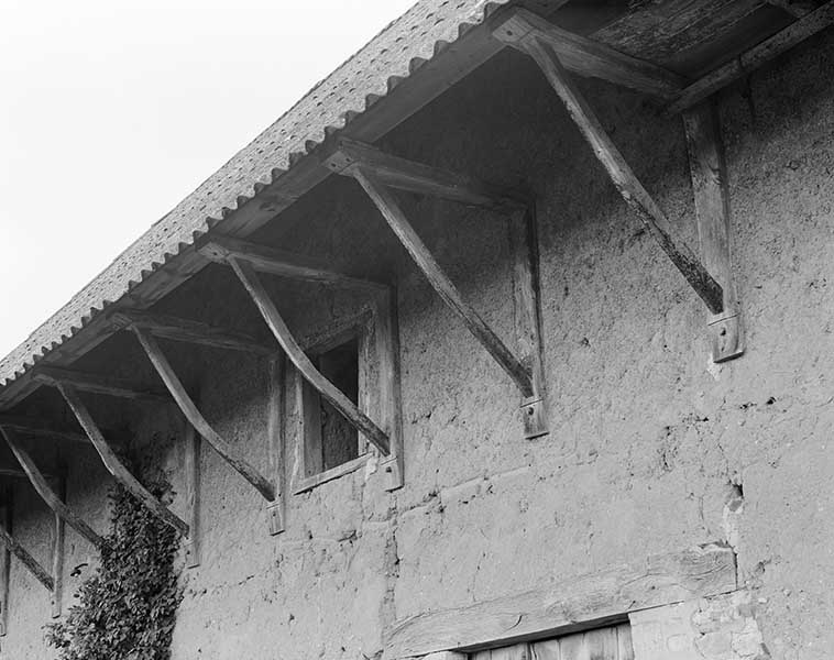 Dépendance agricole, façade antérieure, détail, vue prise du sud-ouest.