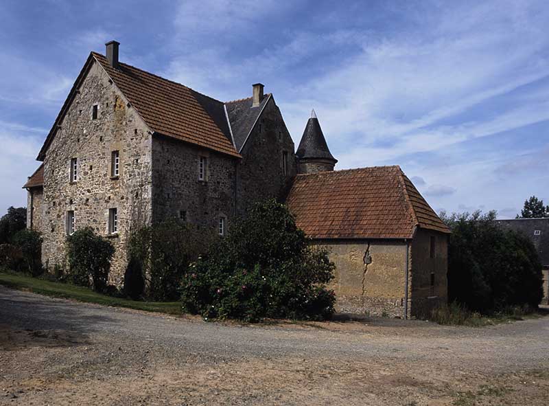 Logis et étable, façades postérieures, vue prise du nord-est.