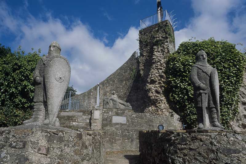 Détail, statues du chemin de croix.