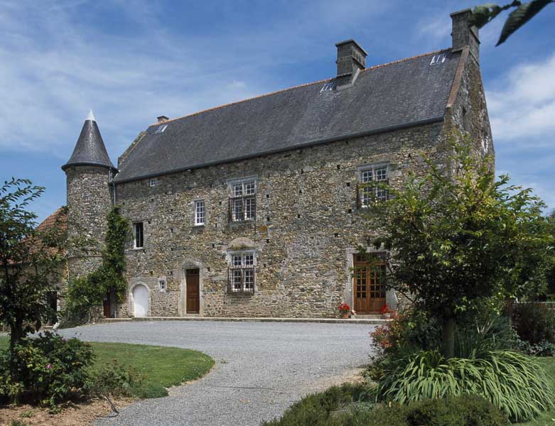 La Ventinière. Manoir, actuellement ferme. Logis, façade antérieure, vue prise du sud-ouest. ; Logis, façade antérieure, vue prise du sud-ouest.
