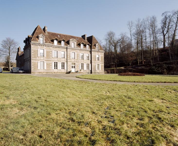 Château, élévation extérieure sud.