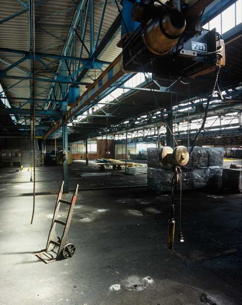 Ateliers de fabrication dits machines autos. Vue intérieure.