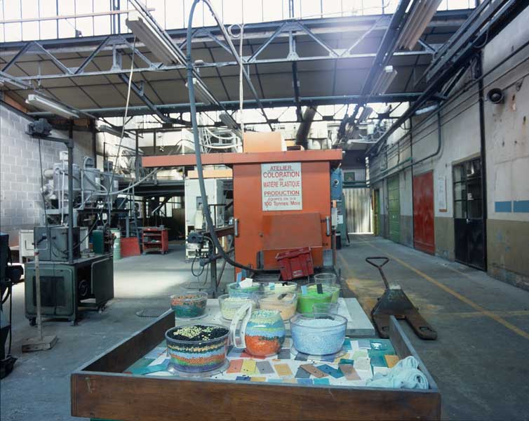 Atelier de fabrication dit atelier de siliconage. Vue intérieure.