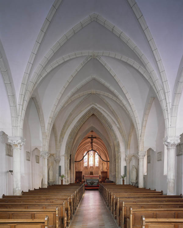 Eglise, intérieur, vue prise de la nef.