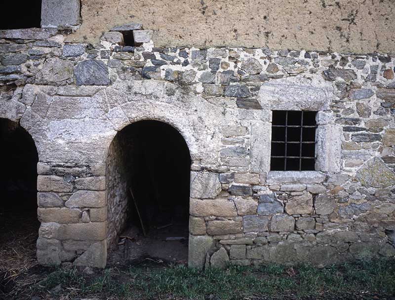 Etable sud, façade antérieure, détail, vue prise du nord.