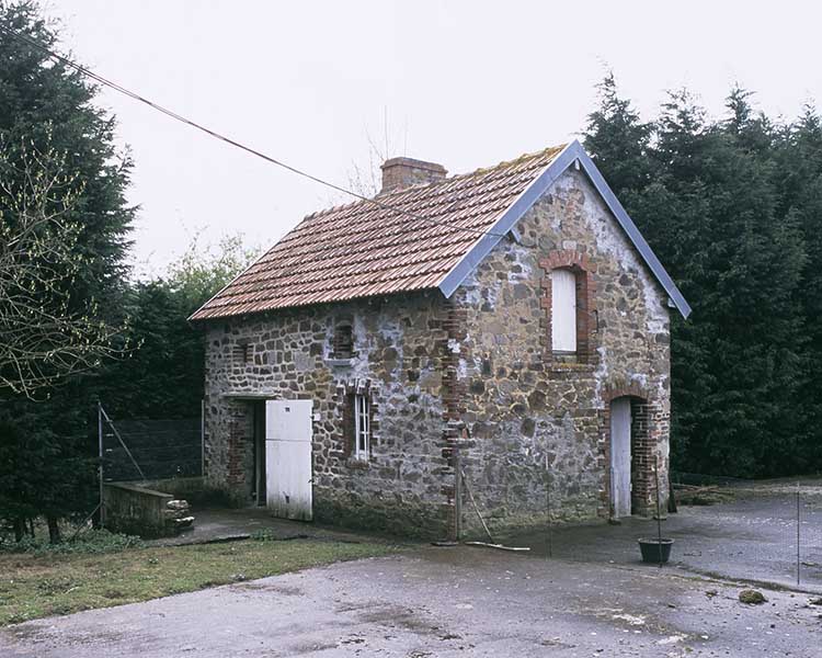 Château de la Mine. Mine de houille, actuellement maison. Four à pain, vue d'ensemble prise de l'est. ; Four à pain, vue d'ensemble prise de l'est.