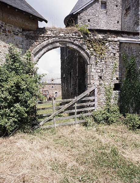 Porche, vue prise du sud.