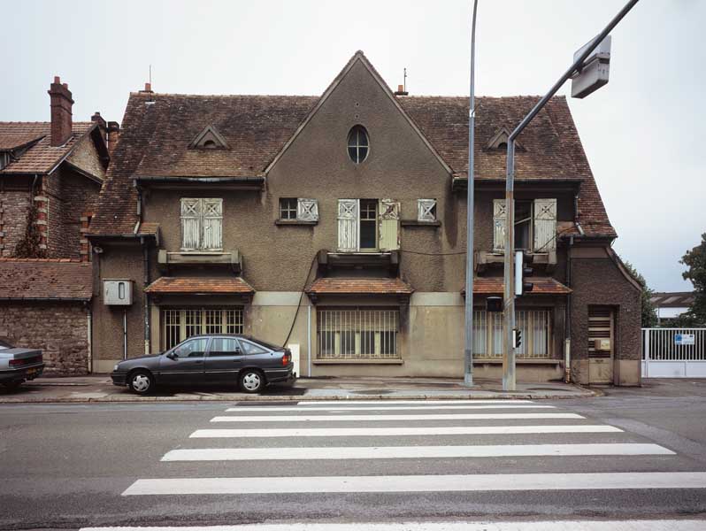 Bureaux, élévation sud, sur rue.
