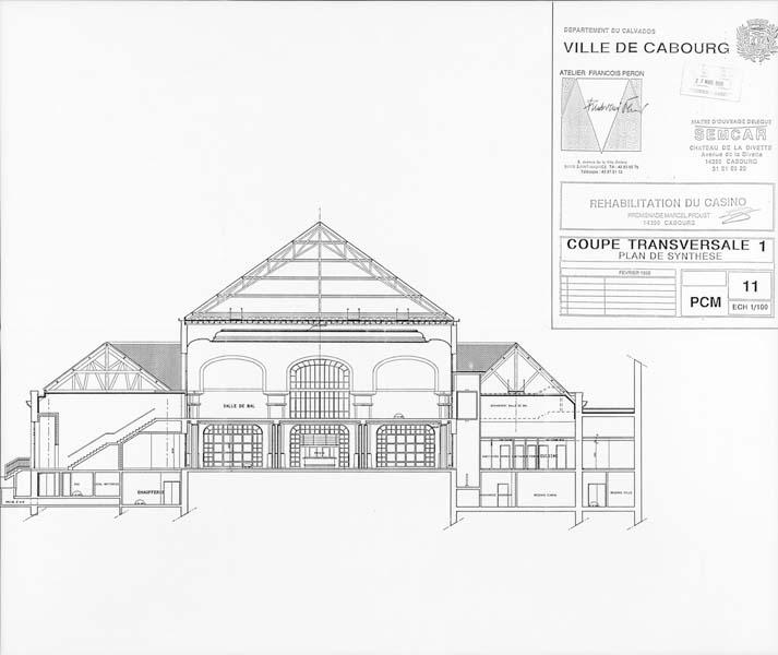 Réhabilitation du casino. Coupe transversale 1. [3e casino].- coupe dressée par Péron et Grangréaux, architectes, Saint-Maurice, février 1995. Reproduction photomécanique, n. et b., échelle : 1/100e (réduit). (Direction régionale des Affaires Culturelles de Basse-Normandie. dossier MH, casino).