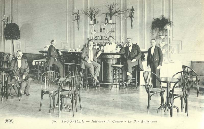 76. Trouville - Intérieur du Casino - Le Bar Américain [1er étage : n° 43 ?].- Carte postale, E.L.D. éd., n.d., entre 1912 et 1917 [date manuscrite du verso], n. et b., 13,7 x 8,8 cm. (Collection particulière Michel Barillet, Trouville-sur-Mer).