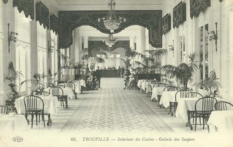 66. Trouville - Intérieur du Casino - Galerie des Soupers [1er étage : n° 32].- Carte postale, E.L.D. éd., n.d., vers 1912, n. et b., 13,7 x 8,8 cm. (Collection particulière Michel Barillet, Trouville-sur-Mer).