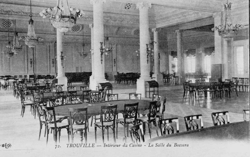 72. Trouville - Intérieur du Casino - La Salle du Baccara [1er étage : n° 37].- Carte postale, E.L.D. éd., n.d., entre 1912 et 1916 [date manuscrite au verso], n. et b., 13,7 x 8,8 cm. (Collection particulière Michel Barillet, Trouville-sur-Mer).