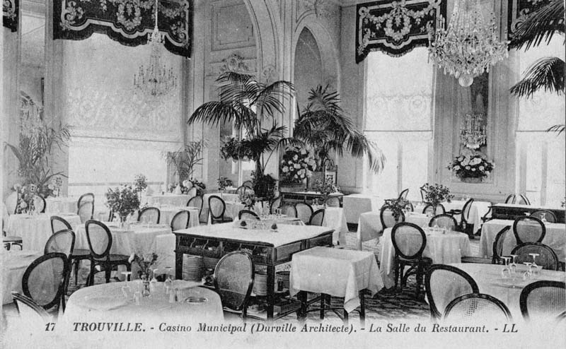 17. Trouville. - Casino Municipal (Durville, Architecte). - La Salle du Restaurant [1er étage : n° 28].- Carte postale, LL. éd., Lévy et Neurdein réunis impr., Paris, n.d., vers 1912, n. et b., 13,7 x 8,8 cm. (Collection particulière Michel Barillet, Trouville-sur-Mer).