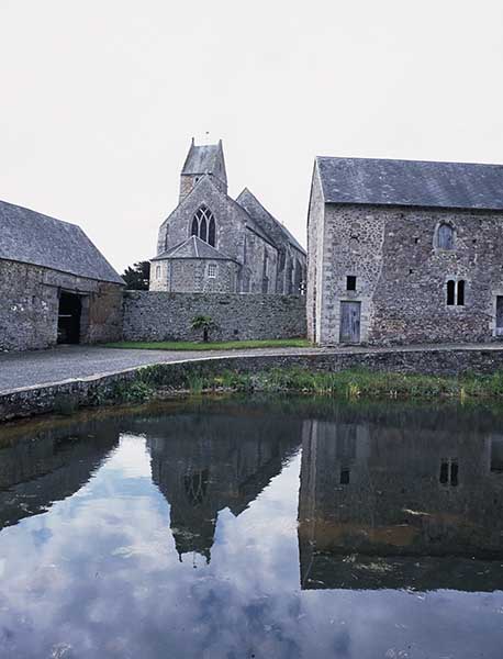 Pressoir et écuries, façades antérieures, détail, vue prise de l'est.