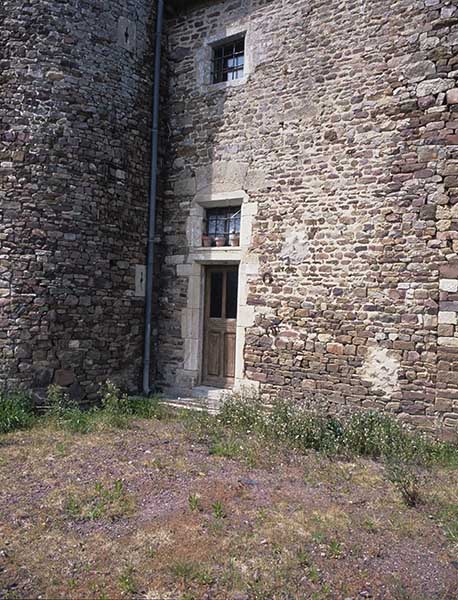 Logis, façade postérieure, détail, vue prise du sud-ouest.