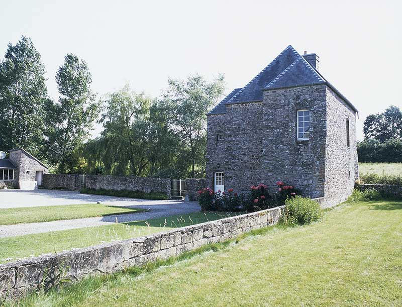 Cellier, façade antérieure prise du sud-ouest.