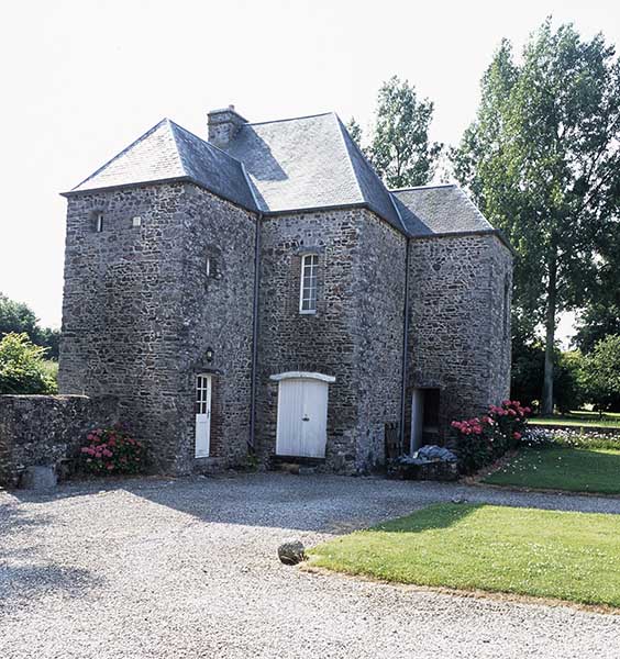 Cellier, façade antérieure prise du nord-ouest.