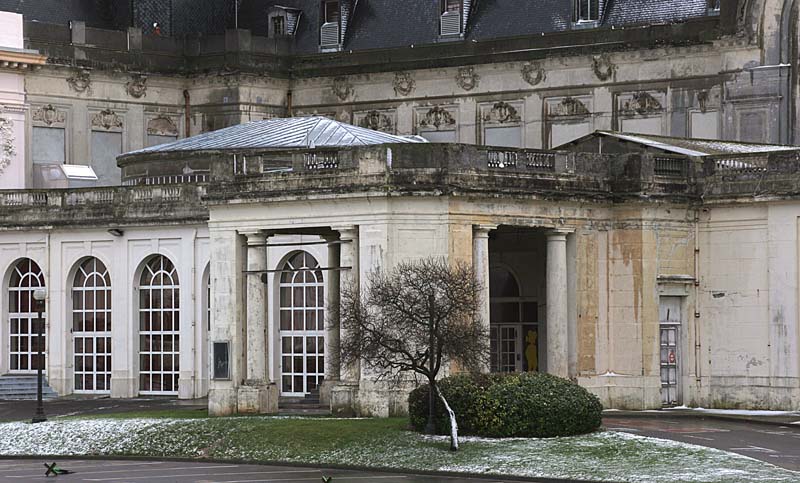 Elévation nord-ouest, détail, porche hors-oeuvre.