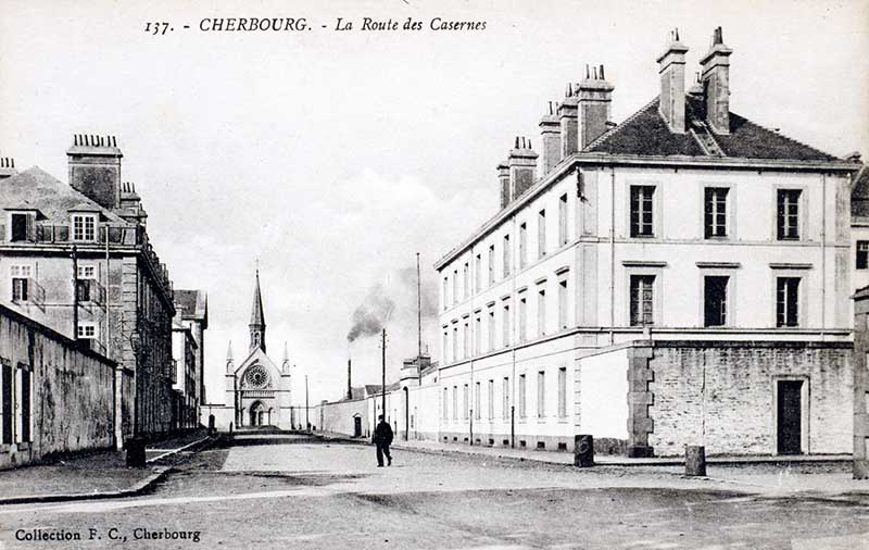 137 La Route des Casernes.- Carte postale, Collection F. C., Cherbourg. (AD Manche. Série FI).