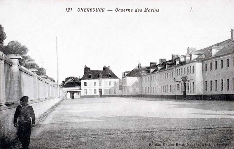 121 CHERBOURG - Caserne des Marins.- Carte postale, Edition Maison Ratti, Nouveautés, Cherbourg. (AD Manche. Série FI).