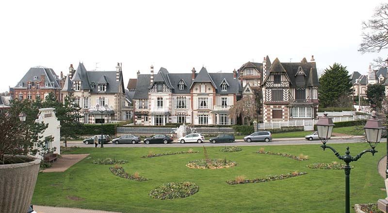 'Vue des jardins du casino prise de l''ouest.  ; Vue des jardins du casino prise de l''ouest. [3e casino].'