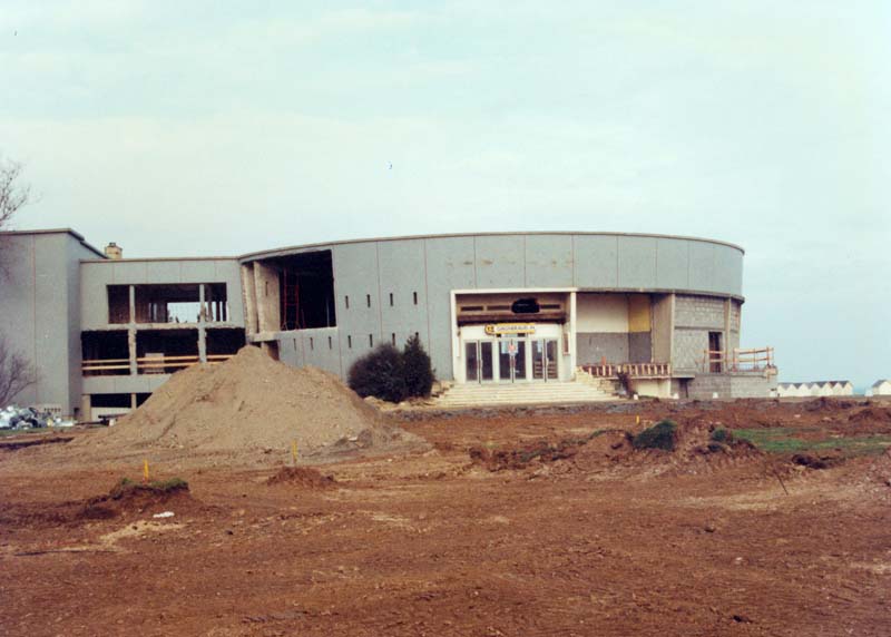 'Travaux d''aménagement. Vue de la rotonde prise du sud-est.- Photographie ancienne, n.s., 1992. Tirage original sur papier brillant, coul., 15 x 10 cm. (AC Ouistreham).'