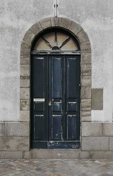 Pavillon d'entrée de la cour n° 1. Porte d'entrée.