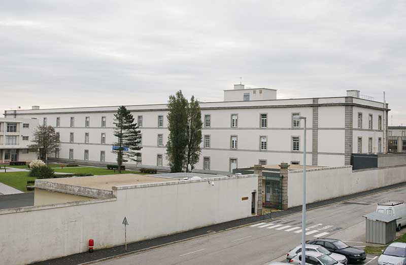 Vue de la seconde caserne et de la cour n° 2 prise du sud-ouest.