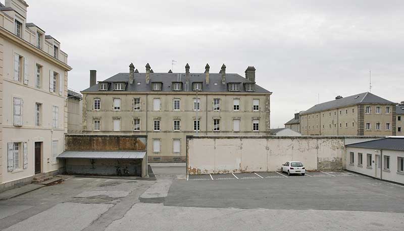 Vue du pavillon des officiers prise de l'ouest.