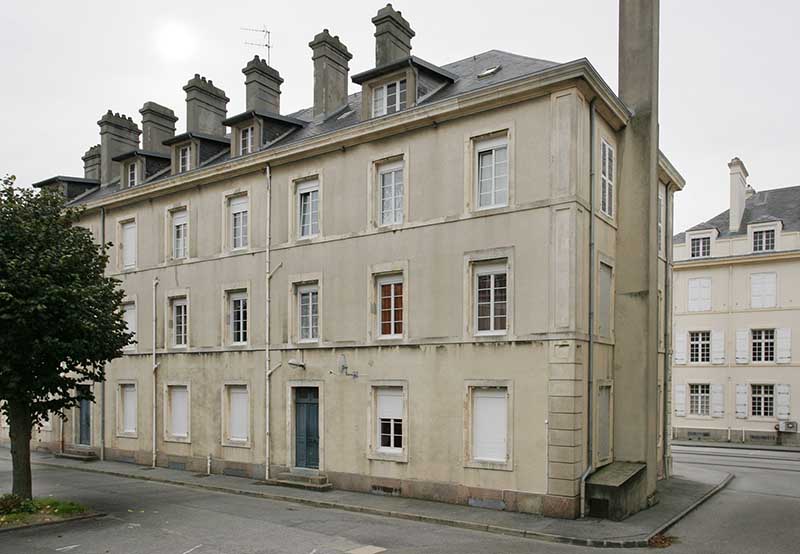 Vue du pavillon des officiers prise de l'est.