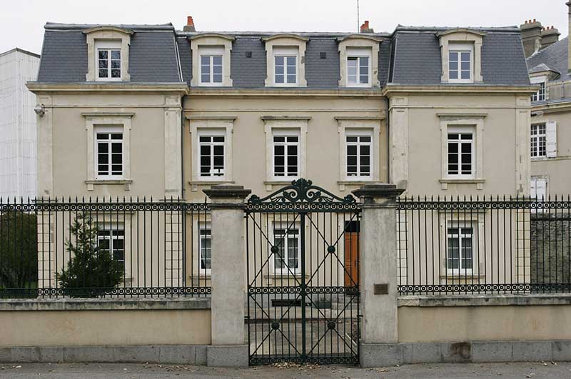 Vue du pavillon des officiers prise du sud.