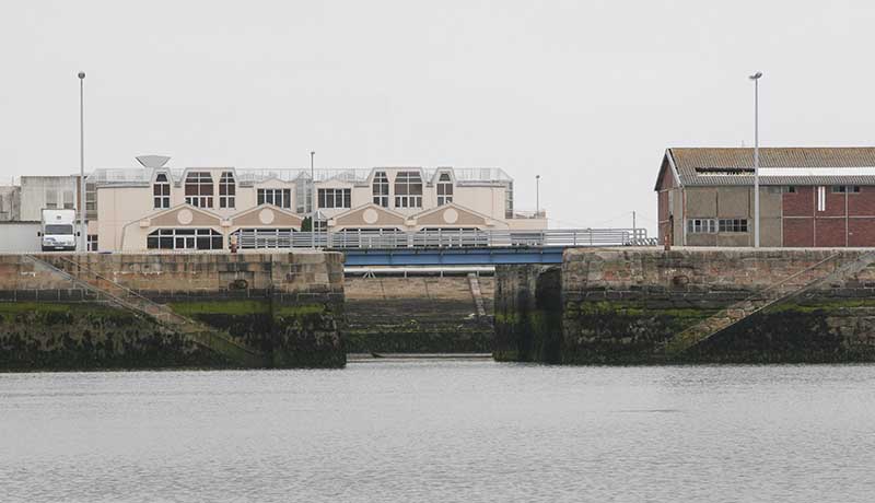 Vue de l'entrée du Bassin de la Mâture prise du sud.