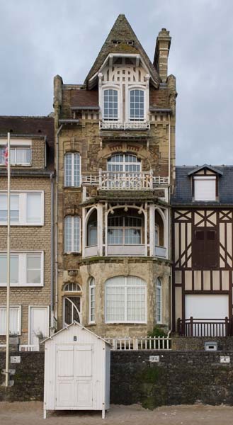 Villa La Loggia, 31, rue Pasteur (cadastre A D 62), vue de la façade côté mer.