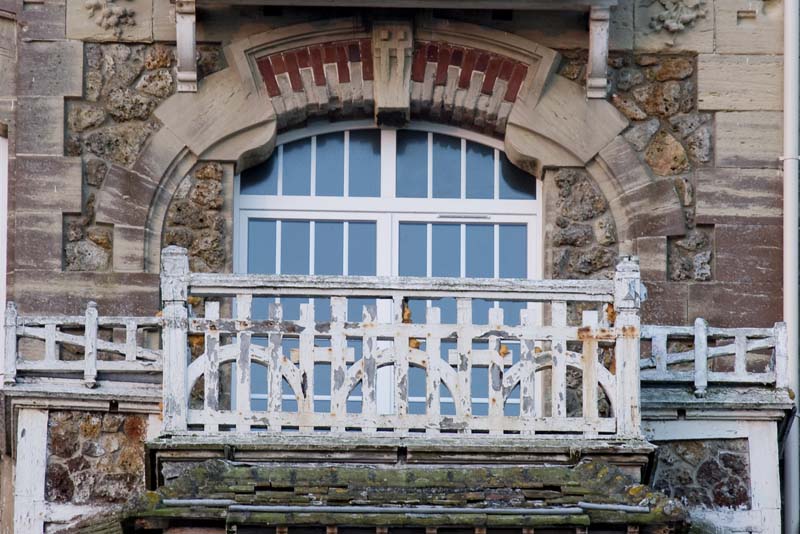 Villa La Loggia, 31, rue Pasteur (cadastre A D 62), façade côté mer, détail, baie du 2ème étage.