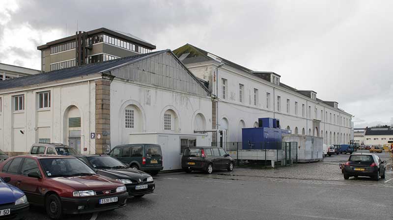 Vue de l'ancien atelier des forges et d'une annexe prise du nord-est.