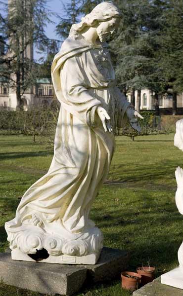 Jardin de la Communauté. Monument : Jésus et la donatrice. Détail : Jésus.
