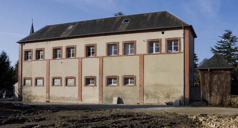 Bâtiment (à l'origine lieu d'accueil des sourds muets) à usage de local social. Vue prise de l'est.