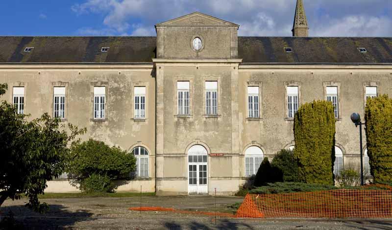 Bâtiment dit 'Sainte-Claire'. Vue partielle prise du sud.