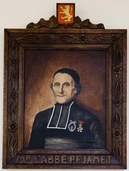 Chapelle du Bon Sauveur, vue intérieure : portrait de l'abbé Jamet.