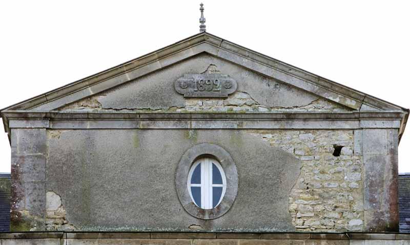 Bâtiment dit 'Lourdes', élévation nord. Détail : date portée (1892).