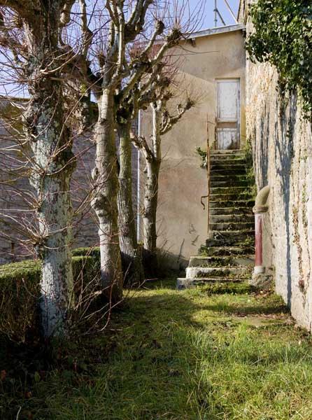 Bâtiment dit 'Lourdes'. Escalier extérieur.