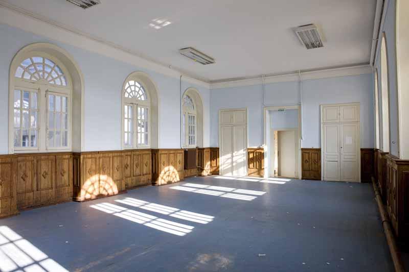Bâtiment dit 'Lourdes'. Vue intérieure : salle du rez-de-chaussée.