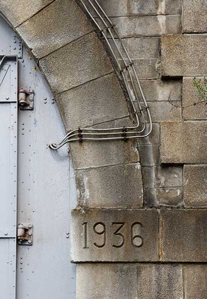 Porte d'entrée. Date portée.