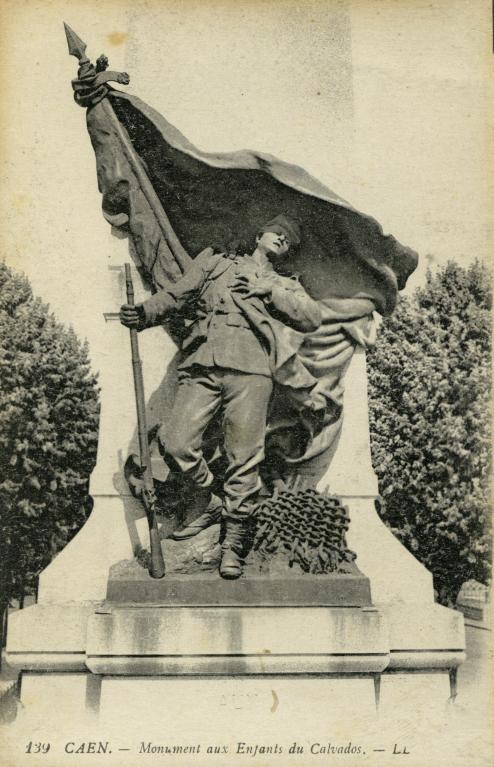 139 - CAEN - Monument aux Enfants du Calvados. Carte postale LL. (Caen, Musée de Normandie, n° d'inv. 87-10-01-304).