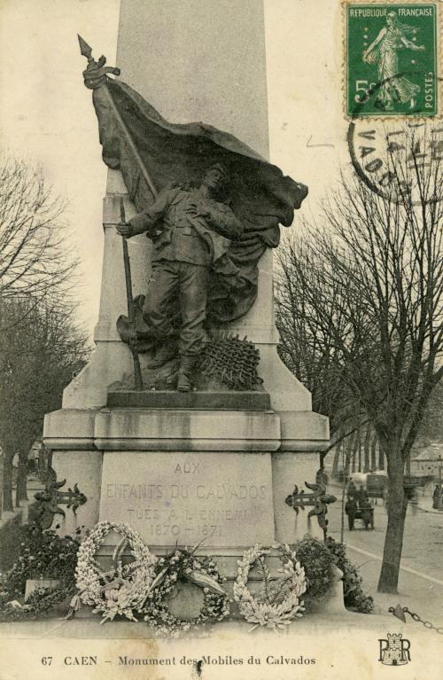 67 - CAEN - Monument des Mobiles du Calvados. Carte postale P R, avant 1914. (Caen, Musée de Normandie, n° d'inv. 87-10-01-303).