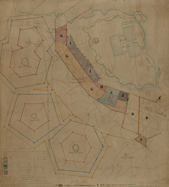 Zones de servitude des Redoutes, Couplets, Fourches, tôt et Octeville, échelle au 1/5000ème.- Dessin à l'encre et aquarelle sur papier, 1930. (Ministère de la Défense, service historique de la Marine, Cherbourg-Octeville. Fonds du Génie 1).